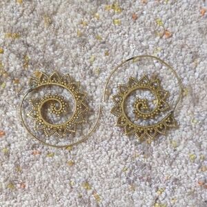 Elegant Gold Spiral Earrings
